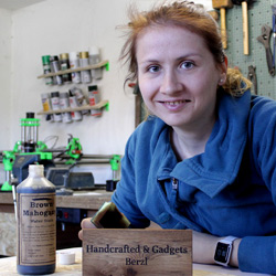 Verena und Daniel Berzl :: Handcrafted & Gadgets:
Verena und Daniel Berzl aus dem Bayerischen Wald kreieren mit ausgefeilter Technik vom individuellen Schmuckstück bis hin zu kleinen Serienprodukten alles was das Herz begehrt.
... und hier kommen Sie direkt zu meiner Präsentation. Verena und Daniel Berzl :: Handcrafted & Gadgets:
Verena und Daniel Berzl aus dem Bayerischen Wald kreieren mit ausgefeilter Technik vom individuellen Schmuckstück bis hin zu kleinen Serienprodukten alles was das Herz begehrt.
... und hier kommen Sie direkt zu meiner Präsentation.